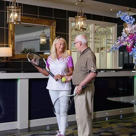 Aparthotel Gleneagle River 4*